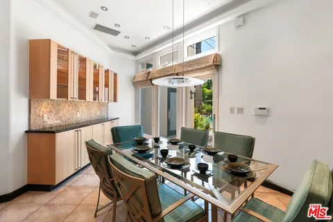 $7,995,000 | 521 North Rexford Drive, Beverly Hills, CA 90210