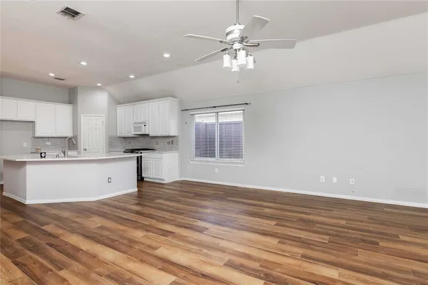 $2,550 | 6513 Redwood Lane, The Colony, TX 75056