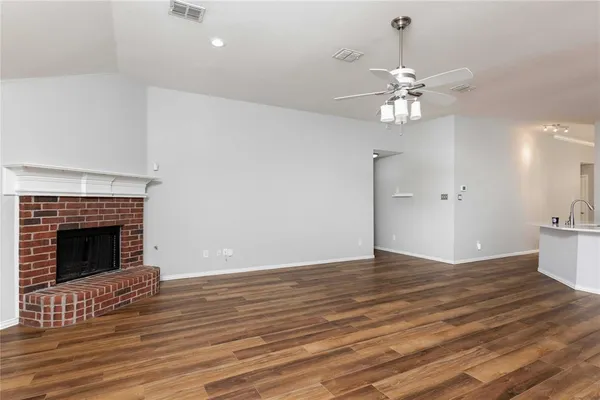 $2,550 | 6513 Redwood Lane, The Colony, TX 75056