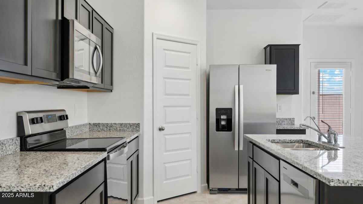 2108 Starkey Avenue Apache Junction, AZ 85120 - Photo 2 of 17 Diana 16