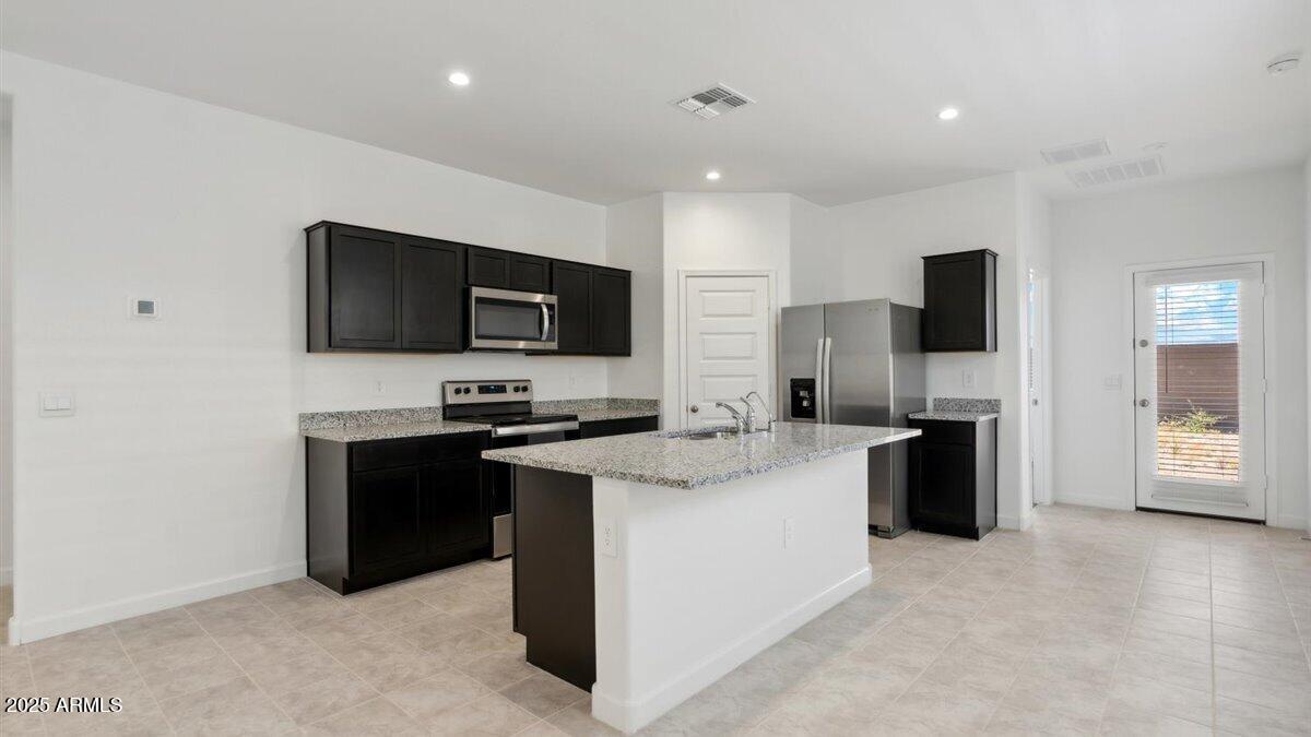 2108 Starkey Avenue Apache Junction, AZ 85120 - Photo 5 of 17 Diana 21