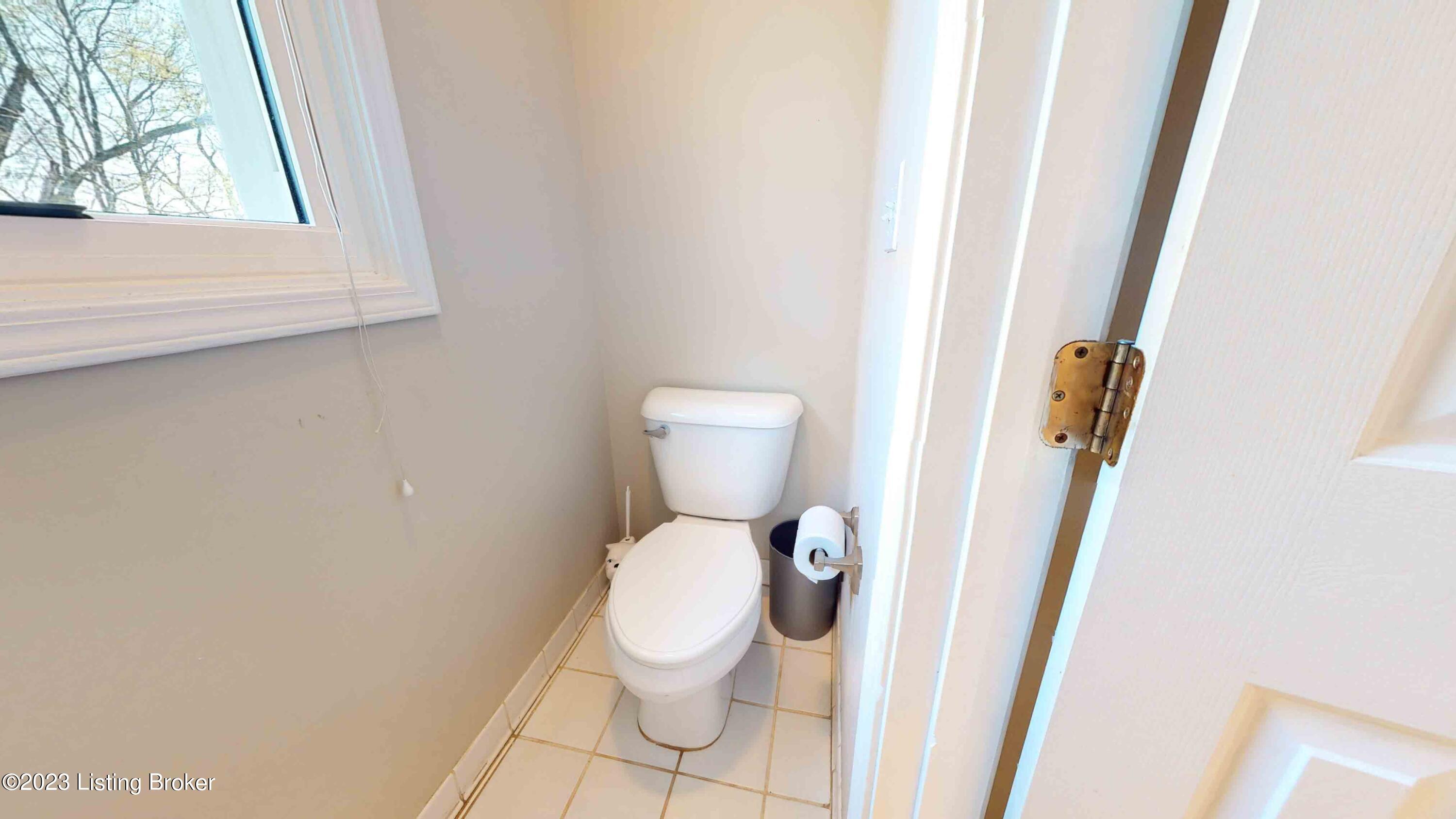 13404 Creekview Road Prospect, KY 40059 - Photo 32 of 79 13404-Creekview-Rd_033