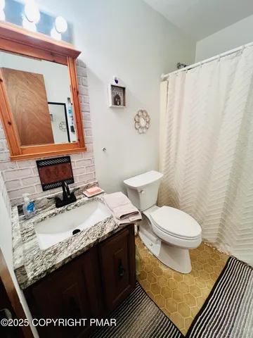 $1,985 | 1037 Porter Drive, Bushkill, PA 18324