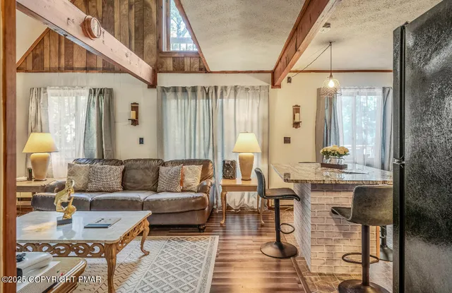 $1,985 | 1037 Porter Drive, Bushkill, PA 18324