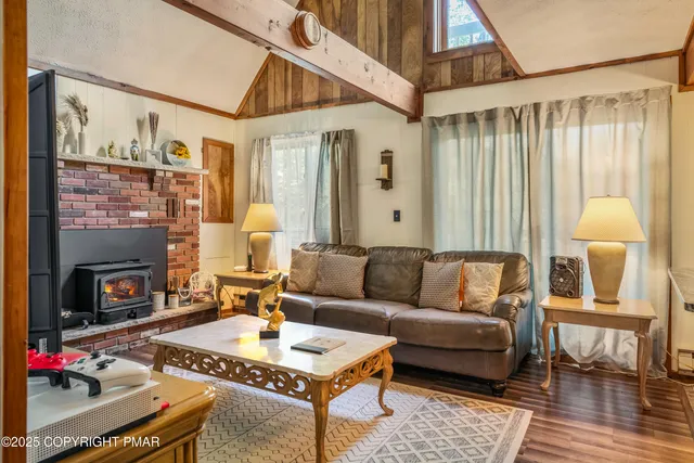 $1,985 | 1037 Porter Drive, Bushkill, PA 18324