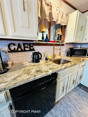 $1,985 | 1037 Porter Drive, Bushkill, PA 18324