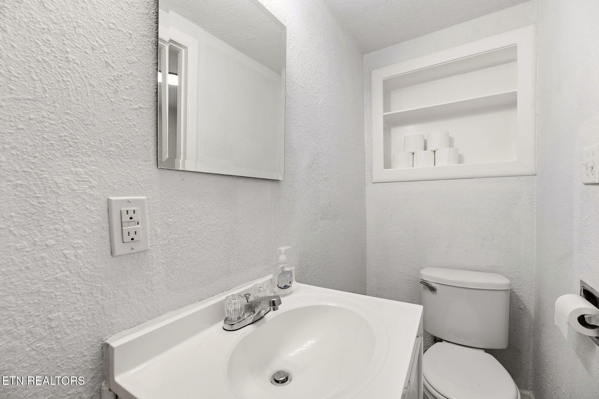 3608 Decatur Drive Knoxville, TN 37920 - Photo 15 of 33 15-web-or-mls-DSC_5799
