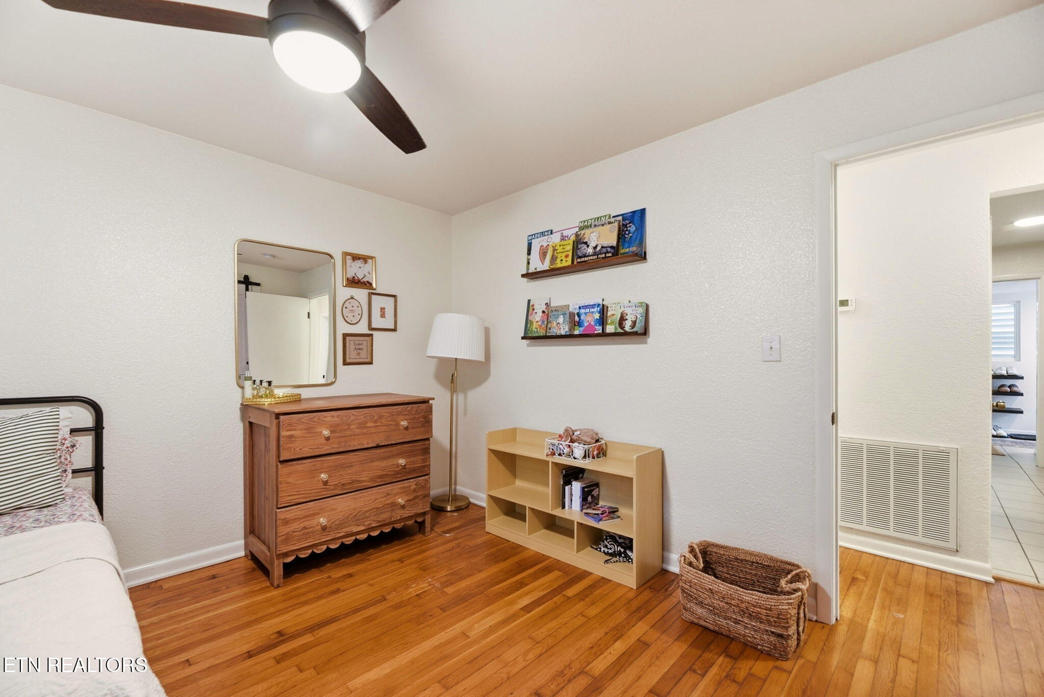 3608 Decatur Drive Knoxville, TN 37920 - Photo 18 of 33 18-web-or-mls-DSC_5808