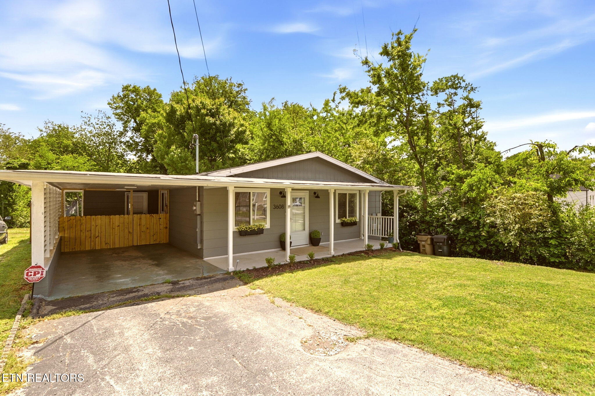 3608 Decatur Drive Knoxville, TN 37920 - Photo 3 of 33 3-web-or-mls-DSC_5880