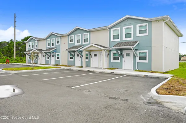 $1,300 | 1895 Convair Street Southeast, Unit 2103, Palm Bay, FL 32909