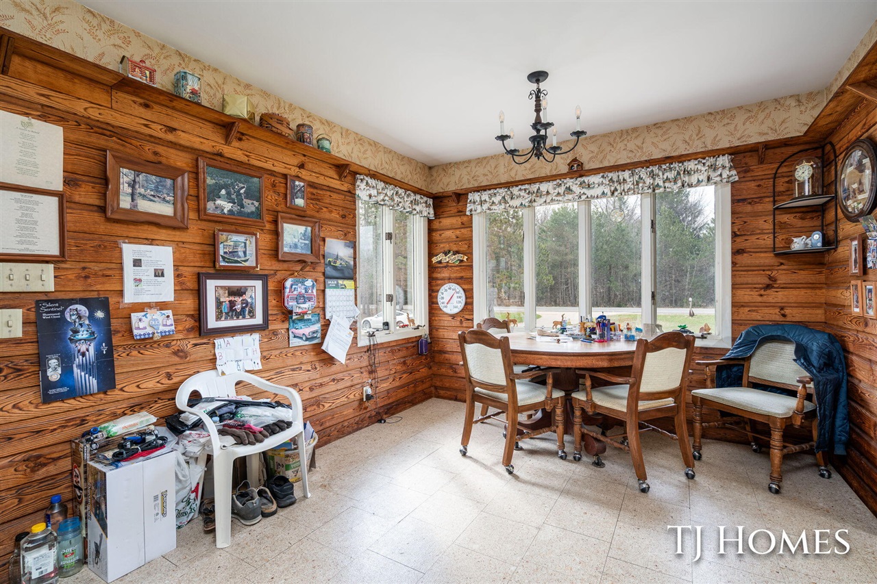 5818 East Sternberg Road Fruitport, MI 49415 - Photo 11 of 45