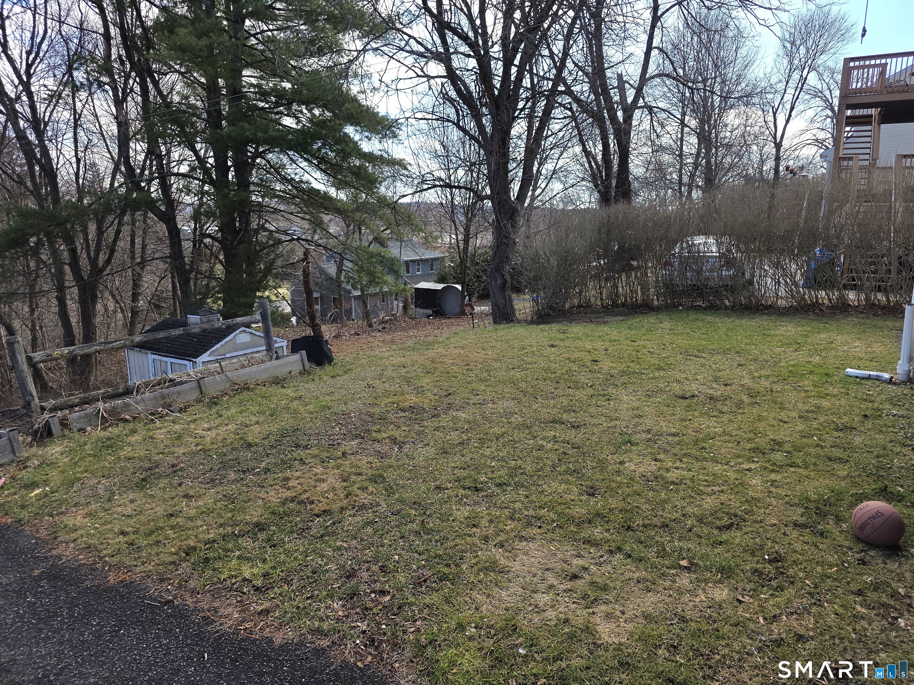 29 Esther Avenue Waterbury, CT 06708 - Photo 22 of 25