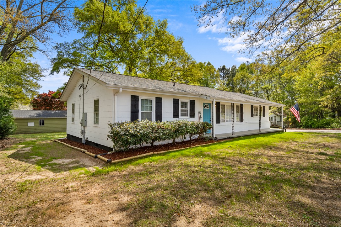 37 Dendy Street Pelzer, SC 29669 - Photo 4 of 39