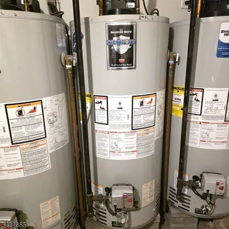 a picture of a very nice looking room