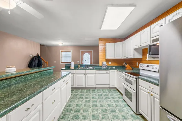 $595,000 | 152 Hiwassee Drive, Decatur, TN 37322