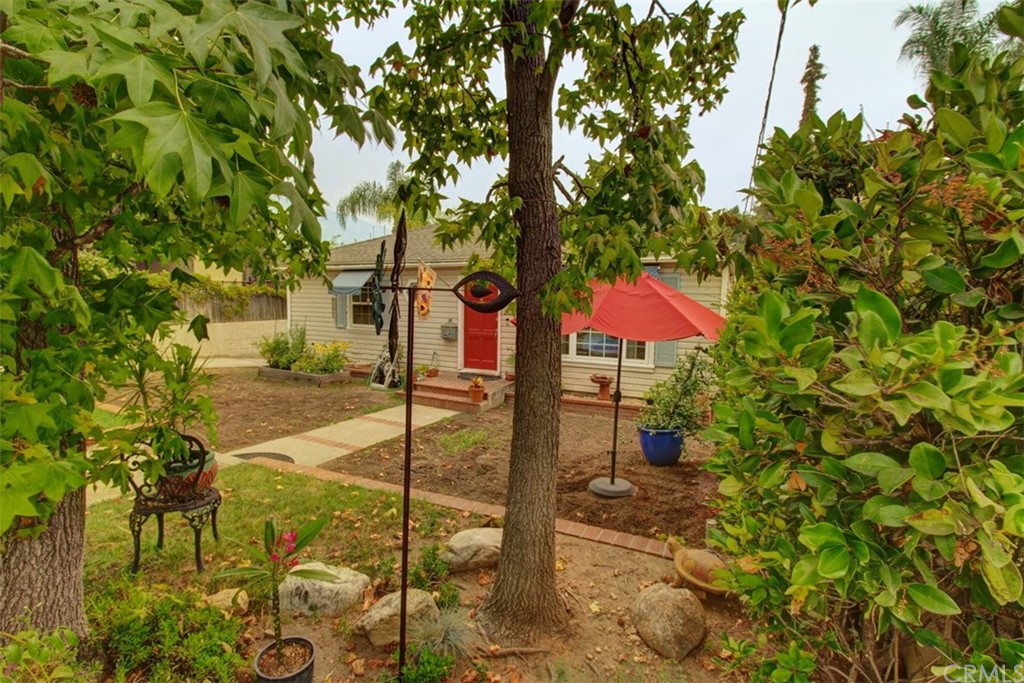 282 Grand Avenue Monrovia, CA 91016 - Photo 2 of 26