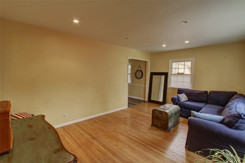 282 Grand Avenue Monrovia, CA 91016 - Photo 5 of 26