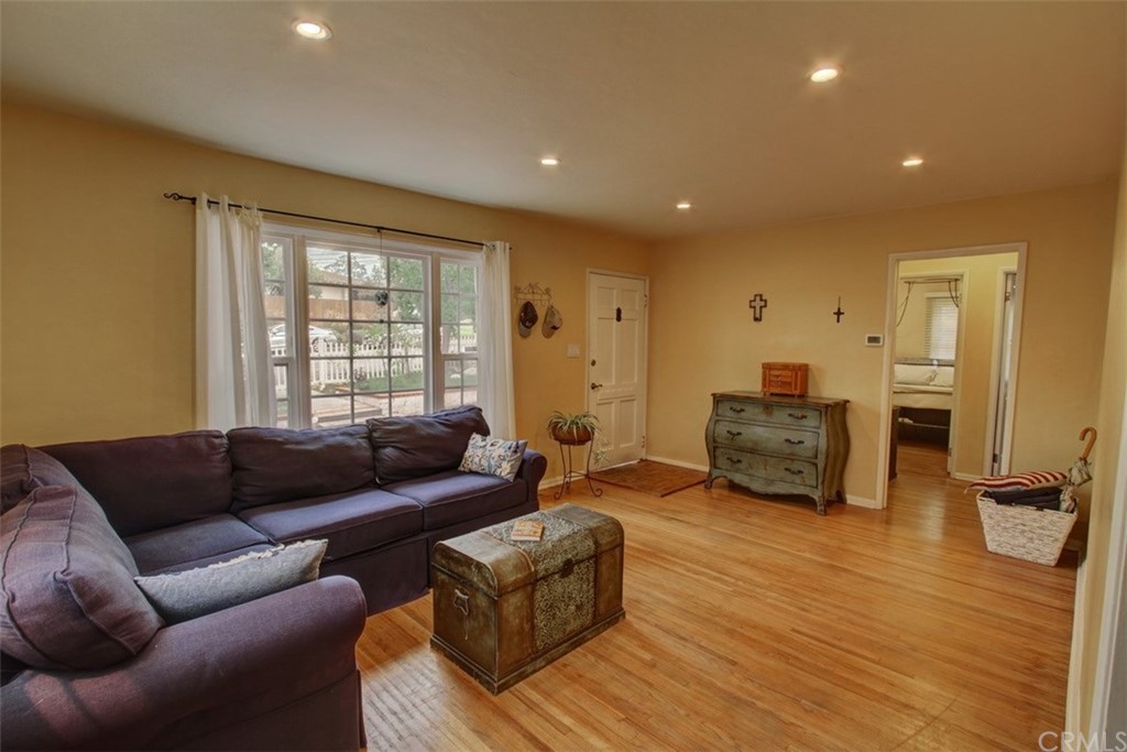 282 Grand Avenue Monrovia, CA 91016 - Photo 7 of 26