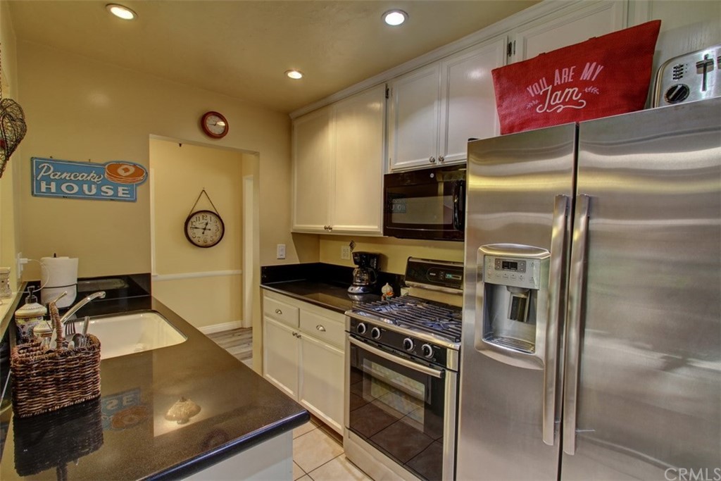 282 Grand Avenue Monrovia, CA 91016 - Photo 8 of 26