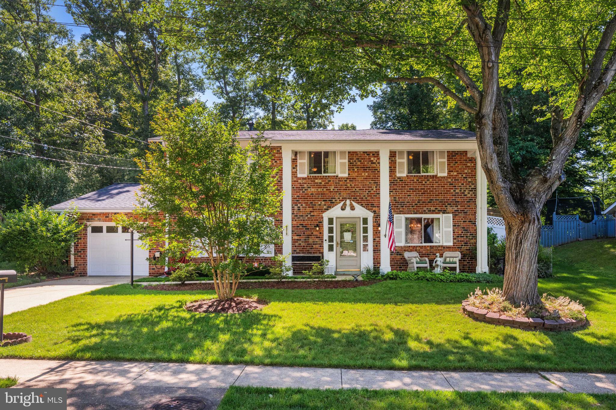 6813 Landor Lane Springfield, VA 22152 - Photo 4 of 60