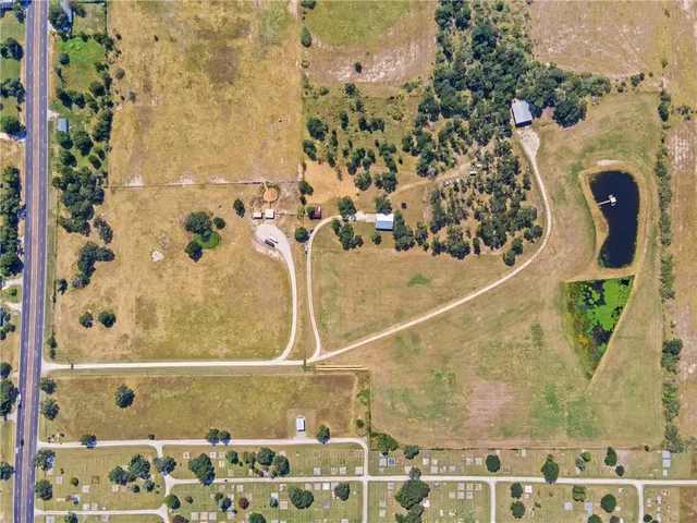 $869,000 | 16024 North Highway 36, Somerville, TX 77879