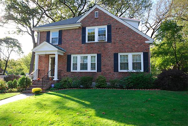 189 Carlton Road Newton, MA 02468 - Photo 1 of 30