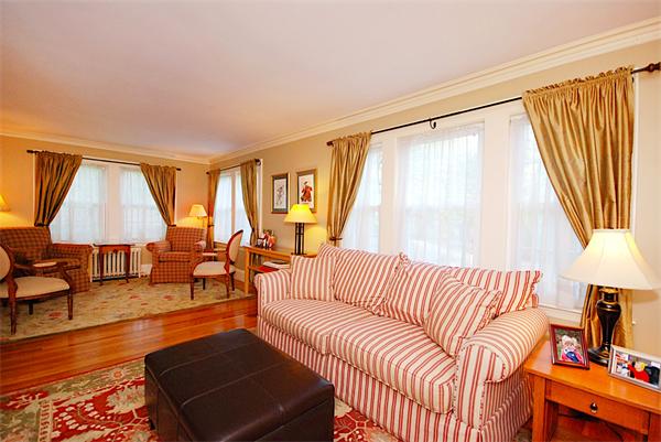 189 Carlton Road Newton, MA 02468 - Photo 14 of 30