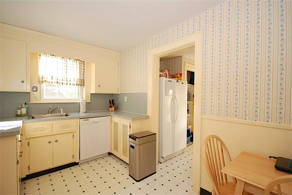 189 Carlton Road Newton, MA 02468 - Photo 26 of 30