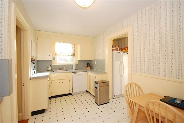 189 Carlton Road Newton, MA 02468 - Photo 27 of 30