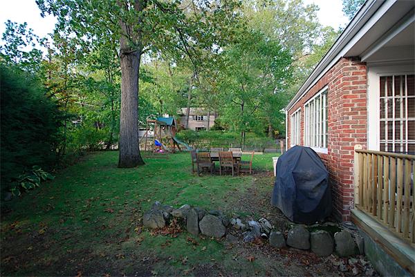 189 Carlton Road Newton, MA 02468 - Photo 10 of 30