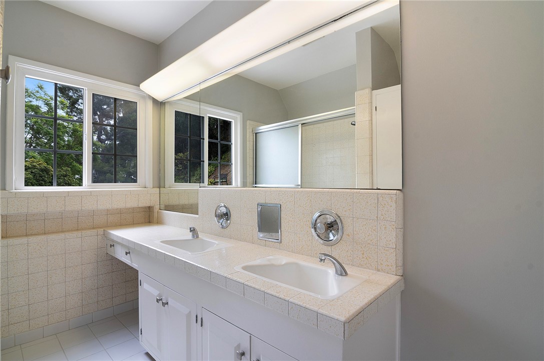 934 Highline Road Los Angeles, CA 90065 - Photo 25 of 43