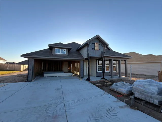 a house view with a outdoor space