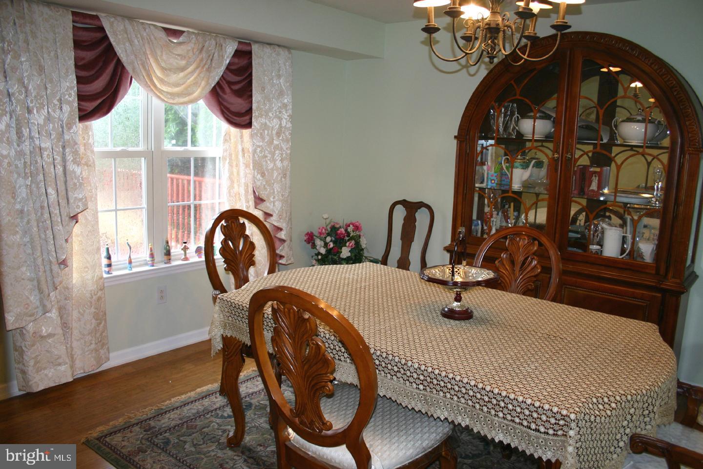 4540 Hillside Road Reading, PA 19606 - Photo 14 of 51 Holiday Dinners will go well here