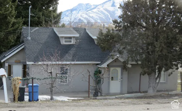 $380,000 | 6 North 400 West, Hyrum, UT 84319