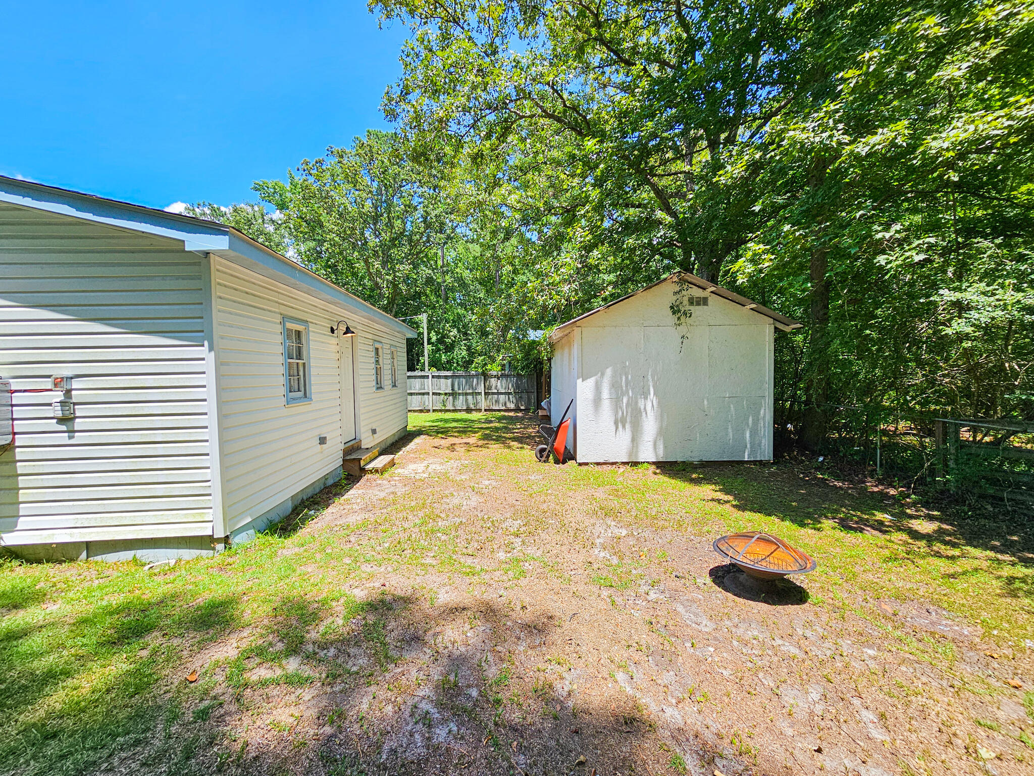 212 Hickory Street Walterboro, SC 29488 - Photo 6 of 39 20240719_135829