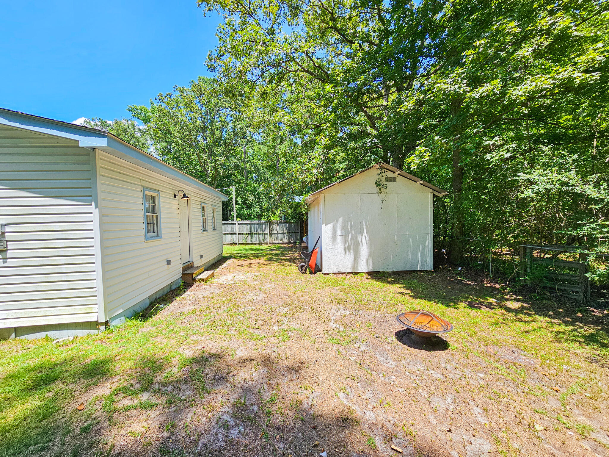 212 Hickory Street Walterboro, SC 29488 - Photo 8 of 39 20240719_135833