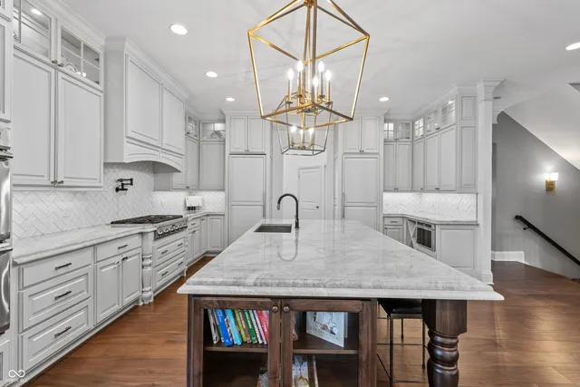 $2,500,000 | 6900 Oldfields Lane, Zionsville, IN 46077