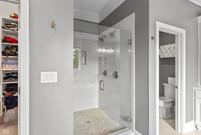 $2,500,000 | 6900 Oldfields Lane, Zionsville, IN 46077