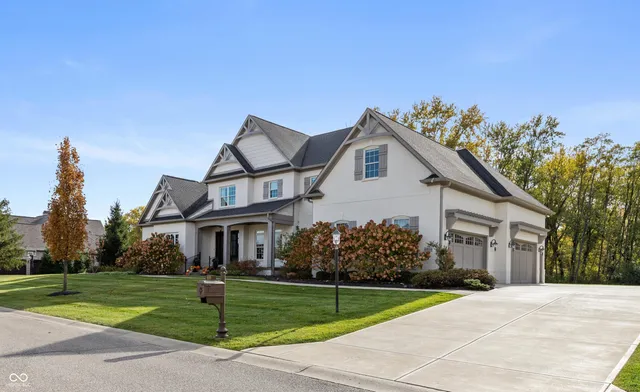 $2,500,000 | 6900 Oldfields Lane, Zionsville, IN 46077