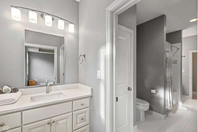 $2,500,000 | 6900 Oldfields Lane, Zionsville, IN 46077