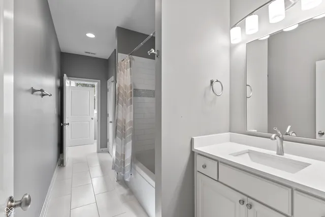 $2,500,000 | 6900 Oldfields Lane, Zionsville, IN 46077