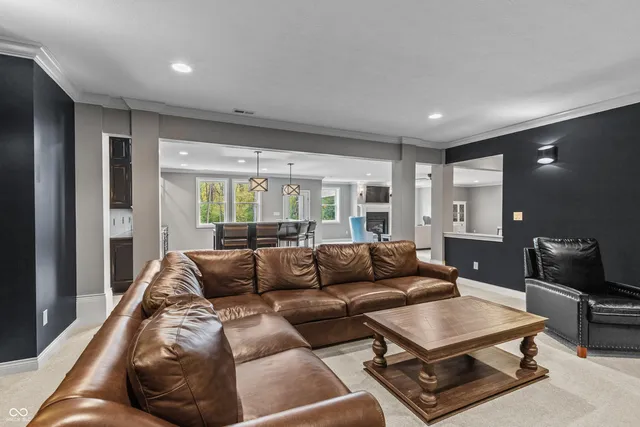 $2,500,000 | 6900 Oldfields Lane, Zionsville, IN 46077