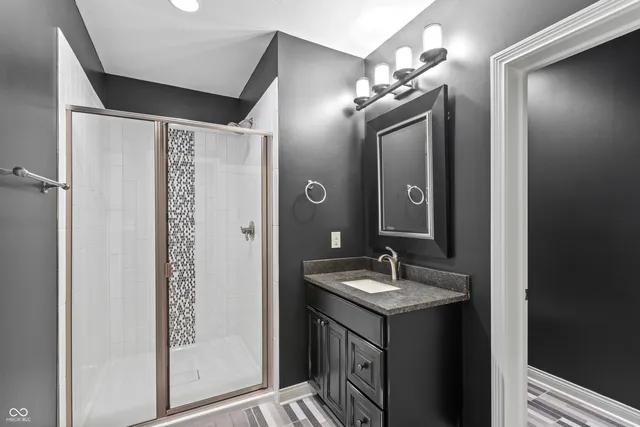 $2,500,000 | 6900 Oldfields Lane, Zionsville, IN 46077