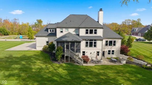 $2,500,000 | 6900 Oldfields Lane, Zionsville, IN 46077