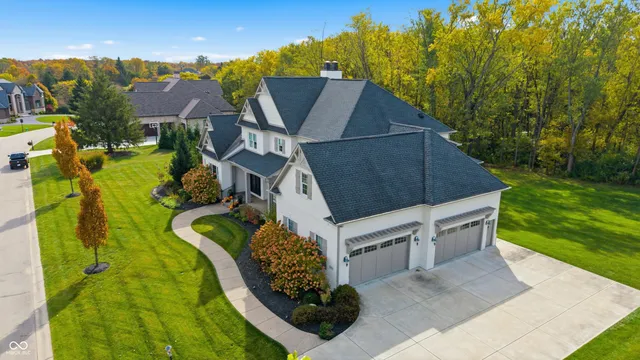 $2,500,000 | 6900 Oldfields Lane, Zionsville, IN 46077