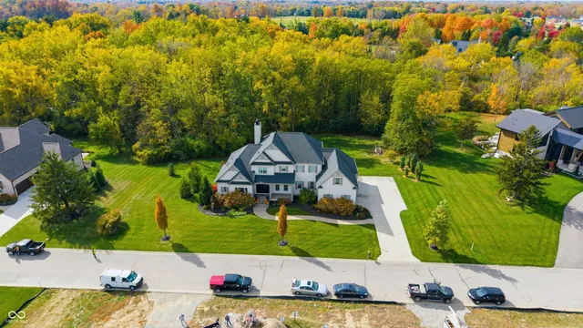 $2,500,000 | 6900 Oldfields Lane, Zionsville, IN 46077