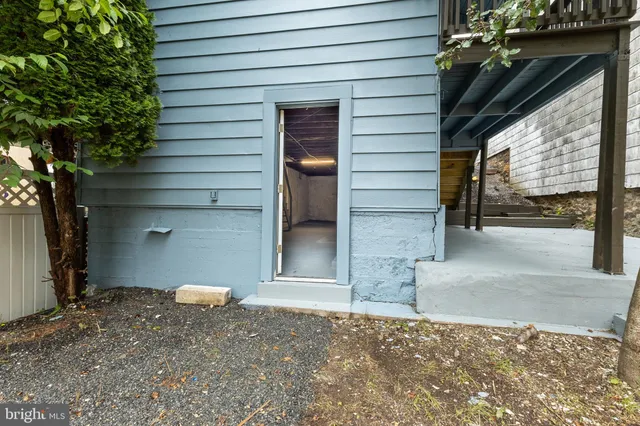 $157,900 | 229 Wallace Street, Pottsville, PA 17901