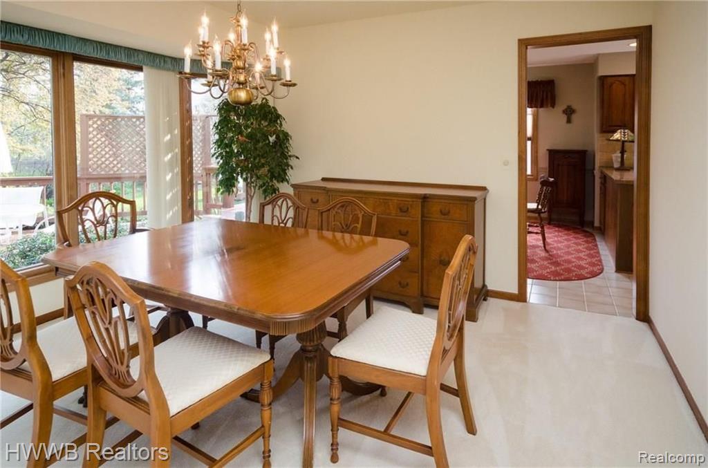 867 Augusta Drive Rochester Hills, MI 48309 - Photo 4 of 34