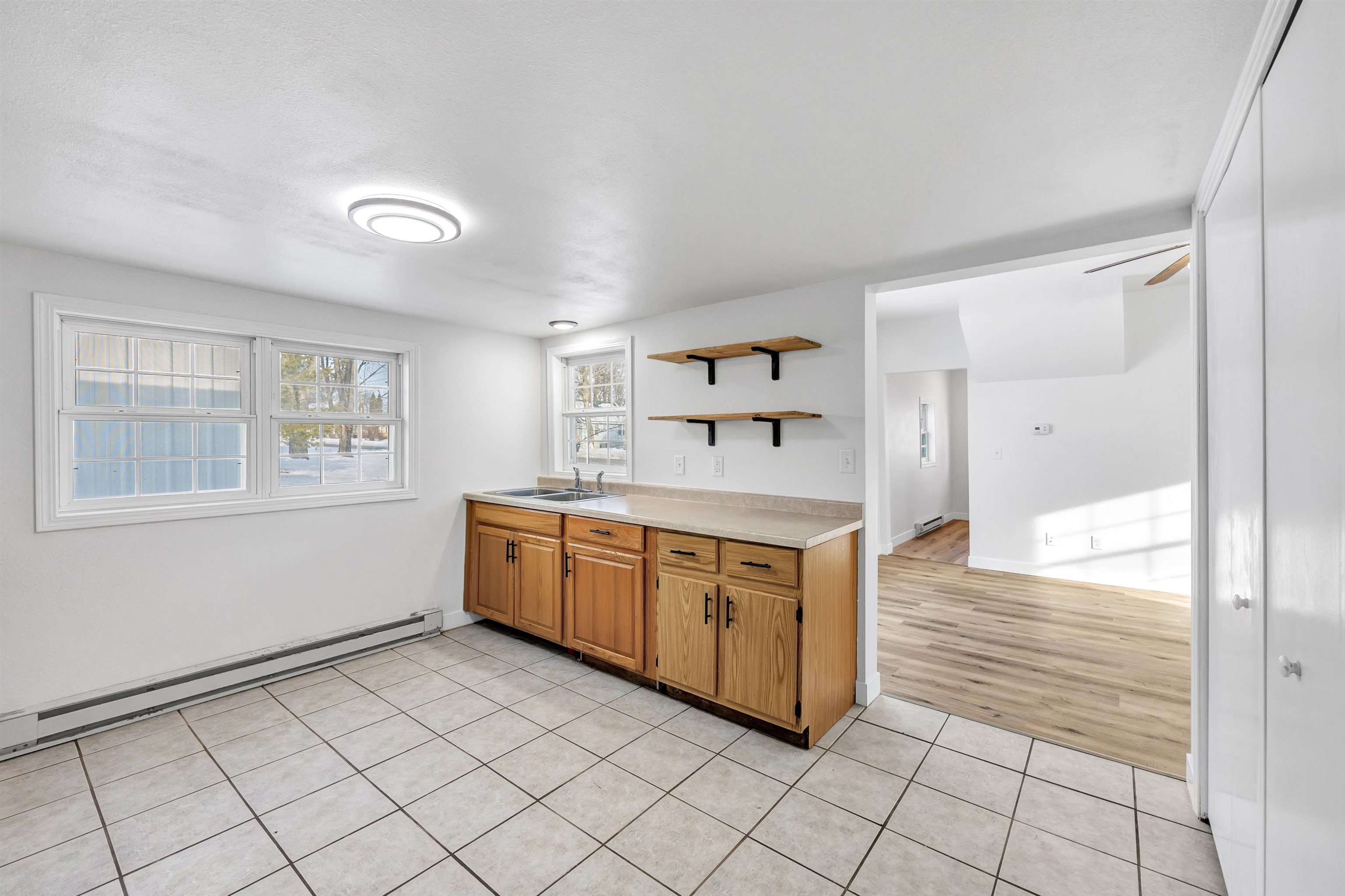 219 South Maple Avenue Oconto Falls, WI 54154 - Photo 9 of 29