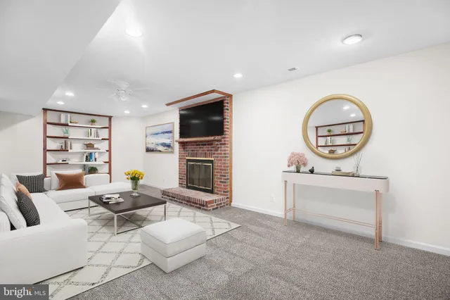 $584,999 | 7 Dinwiddie Court, Fredericksburg, VA 22405